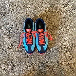 Nike Oceania size 7
